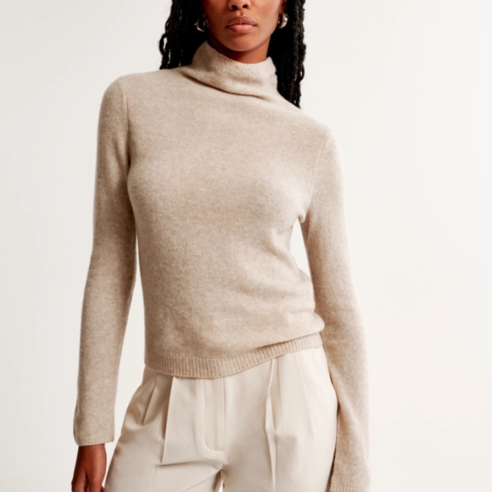 Abercrombie & Fitch Merino Wool Turtleneck Sweater NWT